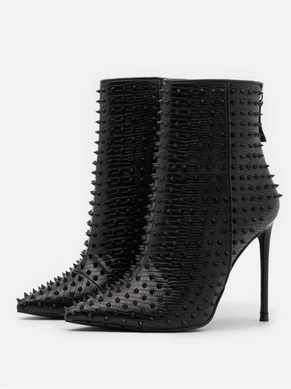 Steve Madden via-S Black Studded Stiletto Ankle Boots, 6.5, LIKE NEW UNWORN